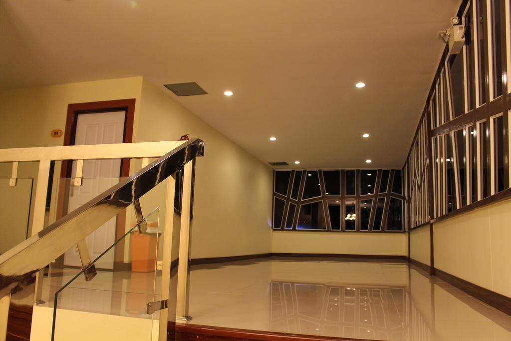 The Lephant Hotel Surat Thani Exterior photo