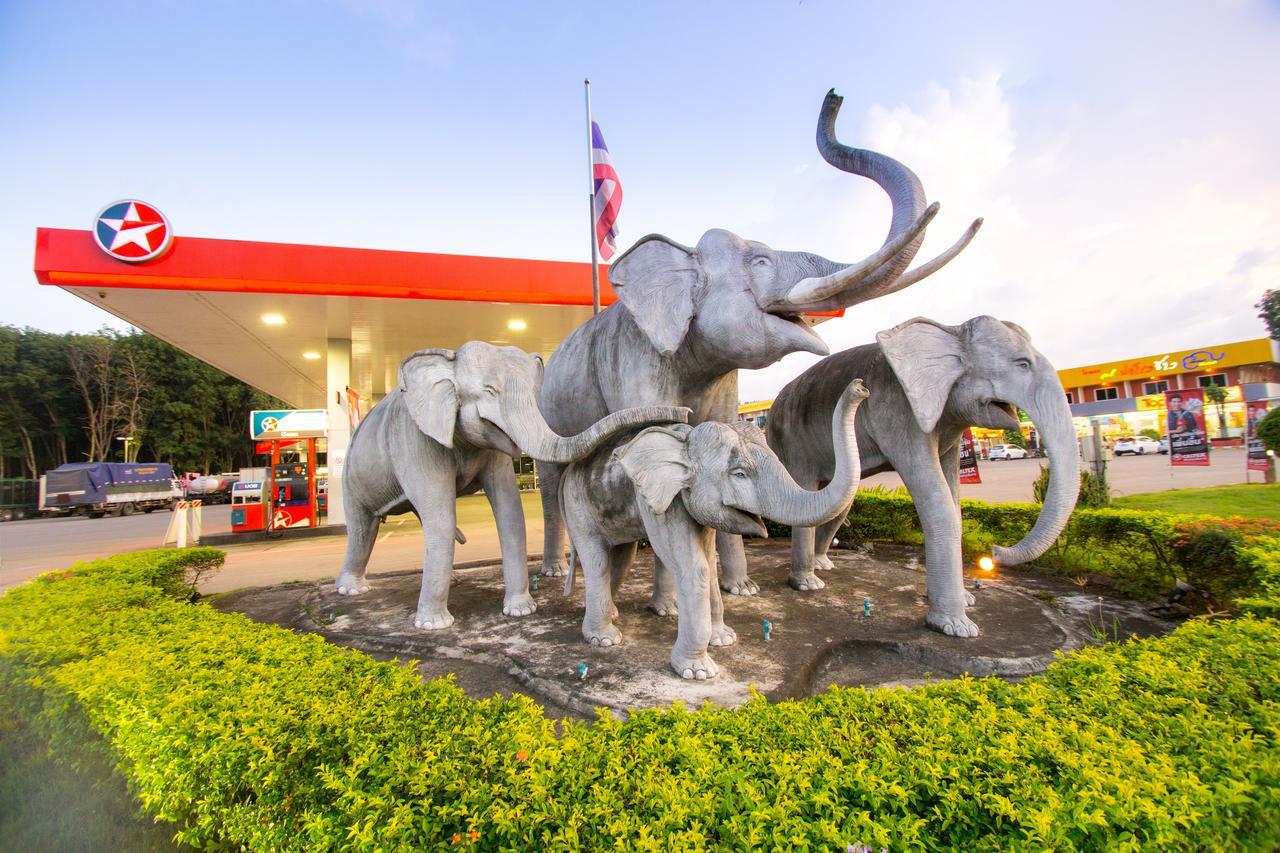 The Lephant Hotel Surat Thani Exterior photo